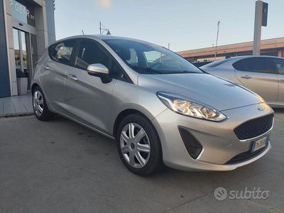 Usata Ford Fiesta 86 CV (63 kW) 2018 Grigio Utilitaria