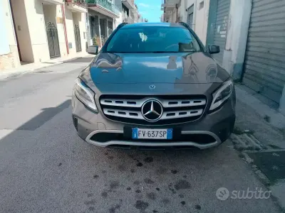 Usata Mercedes GLA200 136 CV (100 kW) 2019 Grigio SUV