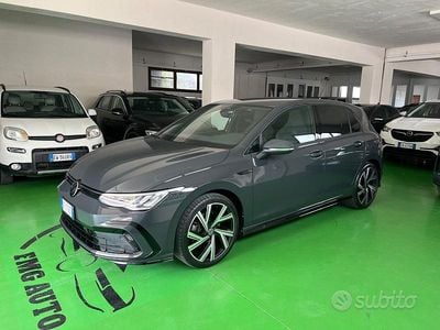 Begagnad VW Golf VIII R-line 150 HK (110 kW) 2024 Grå Sedan