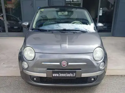 Usado Fiat 500 Lounge 86 CV (63 kW) 2011 Gris Utilitario