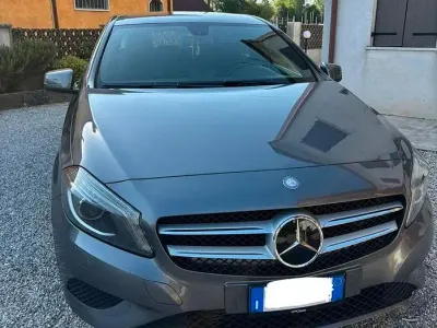 Usata Mercedes A200 136 CV (100 kW) 2014 Grigio Berlina