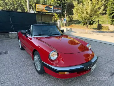 Usata Alfa Romeo Spider 101 CV (74 kW) 1988 Rosso Cabrio