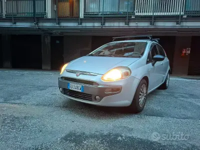 Usata Fiat Grande Punto 77 CV (56 kW) 2010 Grigio Utilitaria