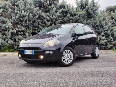 Usata Fiat Punto Lounge 69 CV (50 kW) 2017 Nero Utilitaria