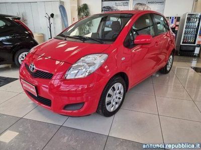 usata Toyota Yaris 1.3 5 porte Luna