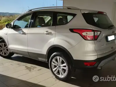 Usata Ford Kuga S 120 CV (88 kW) 2018 Grigio SUV