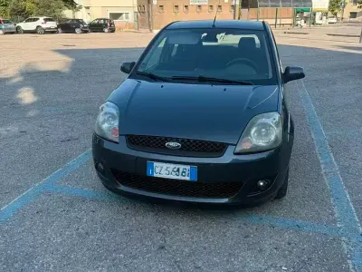 Usata Ford Fiesta 73 CV (53 kW) 2006 Utilitaria
