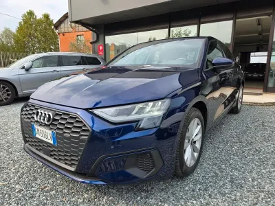 Usata Audi A3 Business 116 CV (85 kW) 2023 Blu Berlina