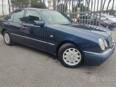 Mercedes E200