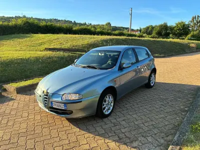 Usata Alfa Romeo 2000 Progression 116 CV (85 kW) 2004 Blu/azzurro Berlina
