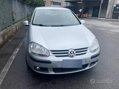 Usata VW Golf V 102 CV (75 kW) 2007 Berlina