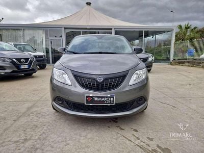 Usata Lancia Ypsilon Silver 69 CV (50 kW) 2023 Grigio Utilitaria