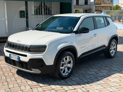 Usata Jeep Avenger Altitude 101 CV (74 kW) 2024 Bianco SUV