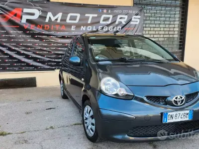 Usata Toyota Aygo Sol 68 CV (50 kW) 2008 Grigio Utilitaria