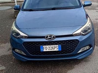 Usata Hyundai i20 90 CV (66 kW) 2016 Blu Berlina