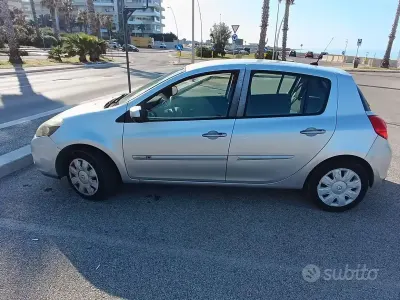 Brugt Renault Clio II 75 HK (55 kW) 2010 Grå Sedan