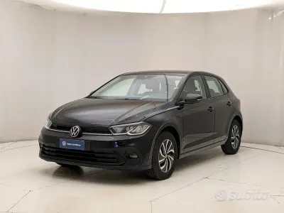 Usata VW Polo Life 95 CV (69 kW) 2023 Nero Utilitaria