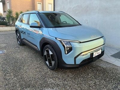Begagnad Kia EV3 Earth 50 kW (68 HK) 2024 Blå SUV