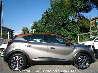 Usado Renault Captur Intens 131 CV (96 kW) 2021 Gris SUV