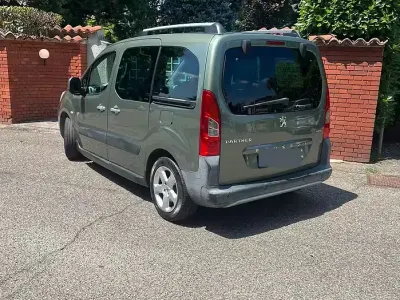 Gebraucht Peugeot Partner 120 PS (88 kW) 2010 Van / Kleinbus