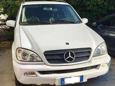 Usata Mercedes ML270 163 CV (119 kW) 2002 Bianco SUV
