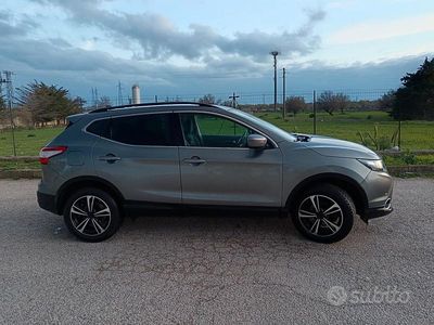 Usata Nissan Qashqai Acenta 110 CV (80 kW) 2017 Grigio SUV