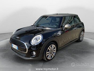 Usata Mini Cooper 116 CV (85 kW) 2017 Nero Utilitaria