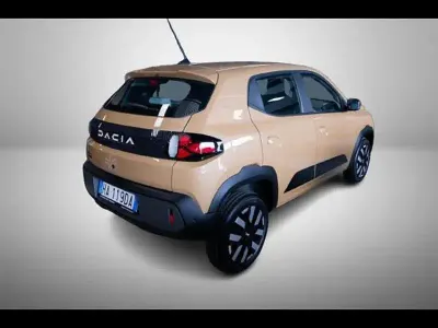 Usata Dacia Spring Expression 47 kW (65 CV) 2025 Grigio chiaro Utilitaria