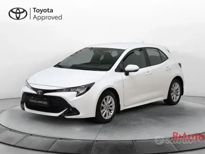 Second-hand Toyota Corolla Active 140 CP (102 kW) 2023 Alb Berlinǎ