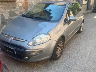 Usata Fiat Punto Evo Active 65 CV (47 kW) 2010 Utilitaria