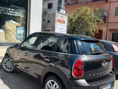 Usata Mini Countryman 111 CV (81 kW) 2016 Marrone SUV
