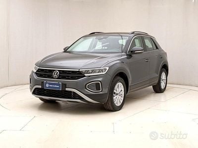 Usata VW T-Roc 150 CV (110 kW) 2025 Grigio SUV