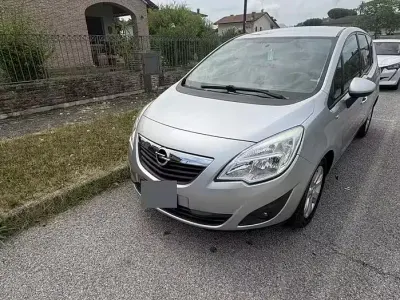 Usata Opel Meriva S 101 CV (74 kW) 2012 Grigio Monovolume