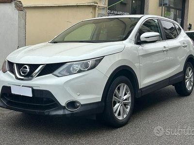 Usata Nissan Qashqai Tekna 110 CV (80 kW) 2016 Bianco SUV