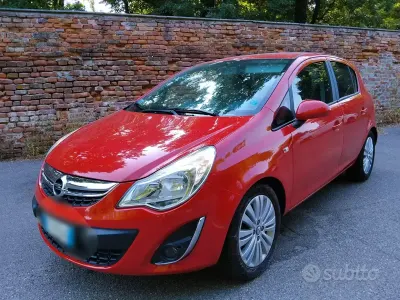 Usata Opel Corsa 85 CV (62 kW) 2013 Rosso Utilitaria