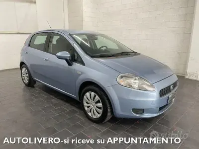 Usata Fiat Grande Punto Dynamic 65 CV (47 kW) 2006 Azzurro Utilitaria