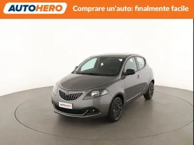 Usata Lancia Ypsilon Gold 69 CV (50 kW) 2022 Grigio Utilitaria
