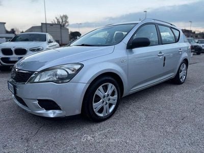 Usata Kia Ceed EX 90 CV (66 kW) 2010 Gray Utilitaria