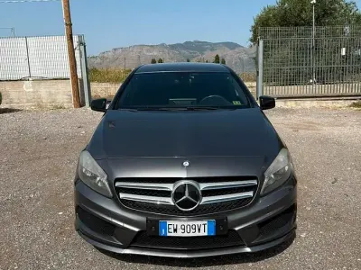 Usata Mercedes A180 Premium 109 CV (80 kW) 2014 Grigio Utilitaria