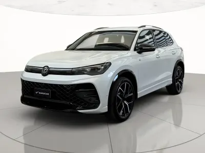 Nuova VW Tiguan R-line Plus 150 CV (110 kW) 2026 Oryx white perlato SUV