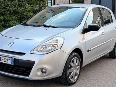 Brugt Renault Clio II 75 HK (55 kW) 2011 Grå Sedan