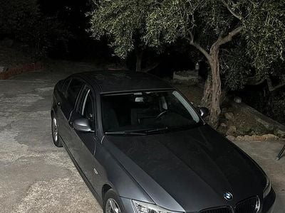 Begagnad BMW 320 205 HK (150 kW) 2009 Grå Sedan