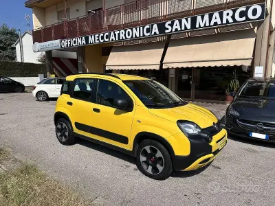 Usata Fiat Panda Cross Cross 69 CV (50 kW) 2021 Giallo Utilitaria