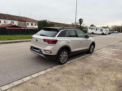 Usata VW T-Roc Life 150 CV (110 kW) 2022 Grigio SUV