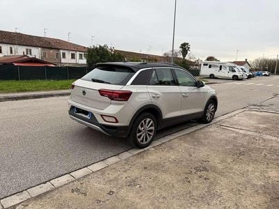 Usata VW T-Roc Life 150 CV (110 kW) 2022 Grigio SUV