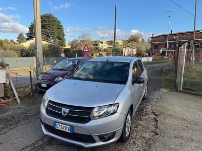 Argento Usata 2015 Dacia Sandero Lauréate Berlina | 4600 € (Buon prezzo)