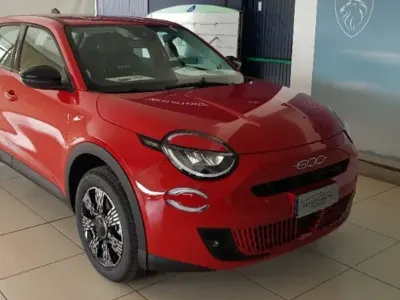 Nuova Fiat 600 Icon 110 CV (80 kW) 2026 Rosso SUV