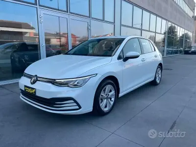 Gebraucht VW Golf VIII Style 150 PS (110 kW) 2022 Weiß Limousine