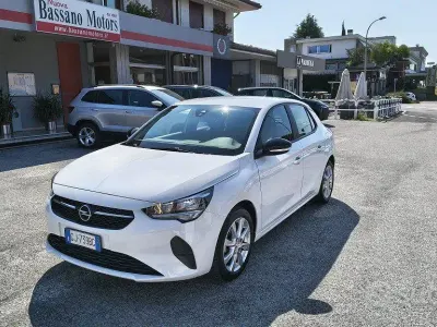 Usata Opel Corsa Edition 75 CV (55 kW) 2022 Bianco pastello Utilitaria