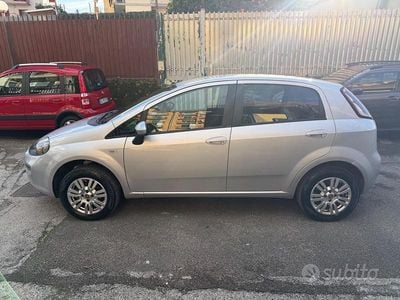 Usata Fiat Punto Easy 77 CV (56 kW) 2012 Grigio Utilitaria